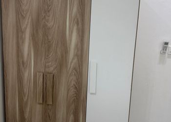 شقة بثلاث غرف نوم وصالة جلوس