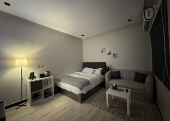 استديو بتصميم انيق ودخول ذاتي