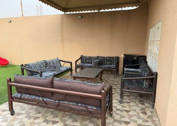شاليه بسطح اخضر و ركن شواء