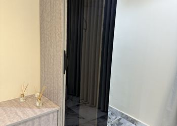 استديو هادئ بدخول ذاتي