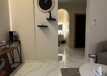 استديو بسرير ماستر وجلسة جانبية 