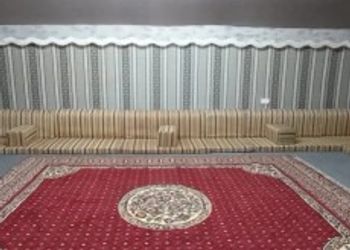 مخيم ببيت شعر وألعاب أطفال 