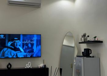 استديو بسرير ماستر وجلسة جانبية 