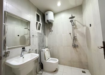 شقة بغرفتين نوم وغرفة جلوس 