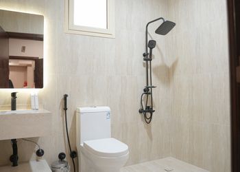 استديو بأثاث مريح وبسيط 