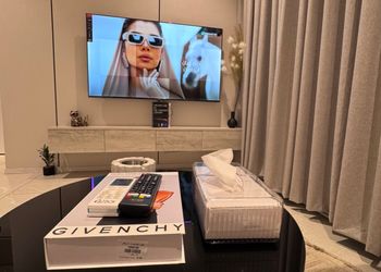 استديو بسرير ماستر وجلسة جانبية