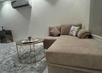 استديو بسرير ماستر وجلسة جانبية