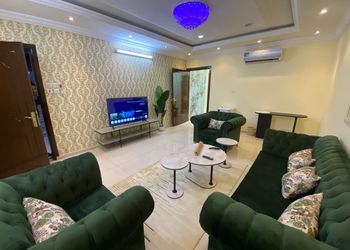 شقة بغرفة معيشة وغرفة نوم 