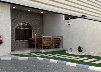 شاليه بغرفة نوم مطلة على المسبح 