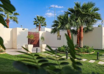 شاليه بمسطح اخضر