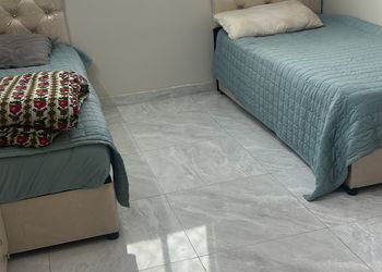 استراحة بمجالس واسعة وفناء خارجي 