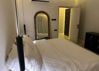شقة بغرفتين نوم وصالة