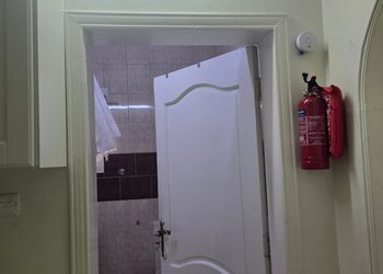 شقة  بصالة جلوس وغرفة نوم