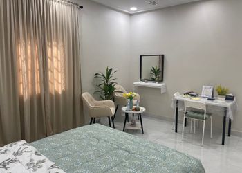 استديو بسرير ماستر وأثاث مريح 