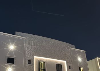 استديو بسرير ماستر وجلسة جانبية