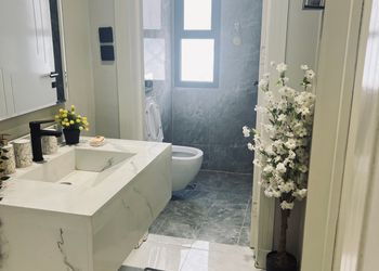 استديو بأثاث مريح وبسيط 