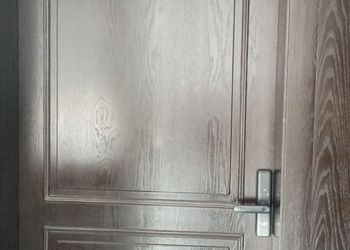 استديو بأثاث مريح وبسيط 