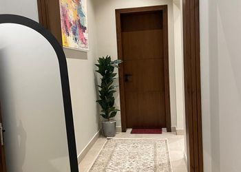 استديو بسرير ماستر وأثاث مريح 
