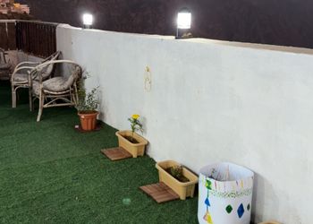 فيلا ببلكونه مطلة على الجبل
