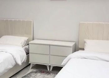 استديو بسرير ماستر وجلسة جانبية 