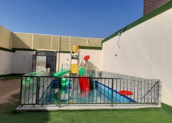 شاليه بمسطح اخضر