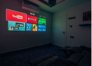 شقة سينما وبلياردو بغرفتين نوم