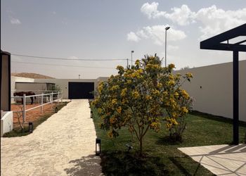 استراحة بجلسة خارجية و مسبح
