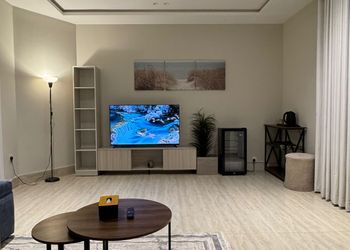استديو استديو بسرير ماستر 
