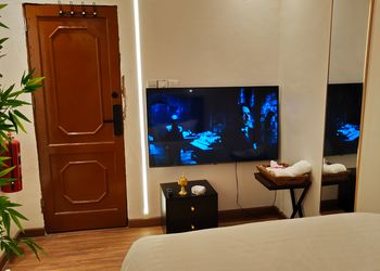 استديو بسرير ماستر  وجلسة جانبية