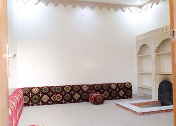 شاليه بجلسة خارجية ومسبح خارجي