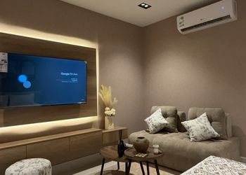 استديو بسرير ماستر وجلسة جانبية 