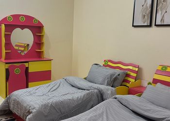 شقة بثلاث غرف نوم وصالة