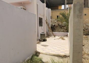 استراحة بمجلس وفناء خارجي 