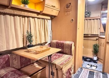 كرافان بغرفه نوم وجلسة خارجية