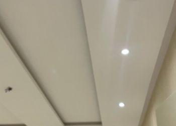 شقة بغرفة معيشة وغرفة نوم 
