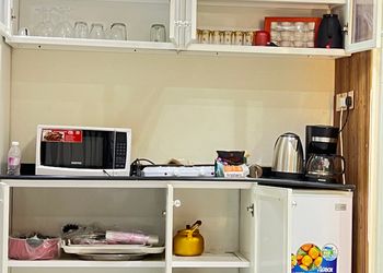 استديو بسرير ماستر وأثاث مريح 