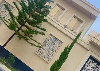 استديو بسرير ماستر وجلسة خارجية