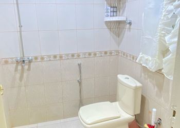 استديو بسرير ماستر وجلسة مريحة 