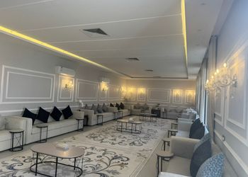 استراحة بمسطح اخضر ومجالس