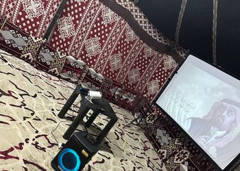 مخيم ببيت شعر وجلسة خارجية 