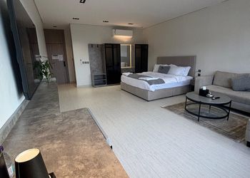 استديو بسرير ماستر ودخول ذاتي