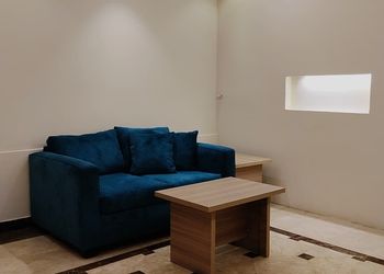 استديو بسرير ماستر وجلسة جانبية 