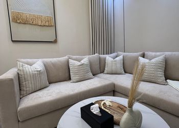 استديو بسرير ماستر وجلسة جانبية 