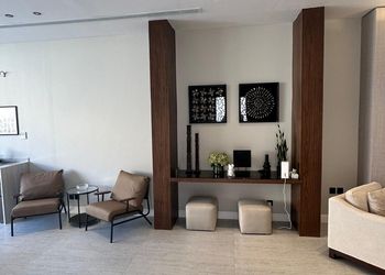 شاليه بمسبح خارجي وجلسة خارجية