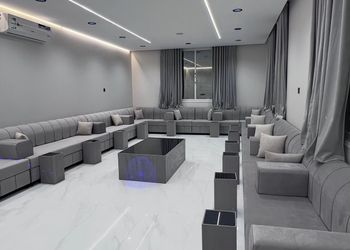 استراحة بجلسة وألعاب أطفال 