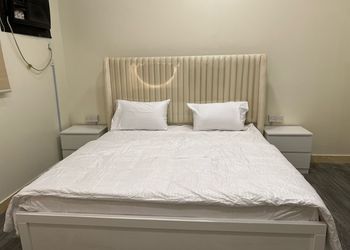 استديو بسرير ماستر وأثاث مريح 