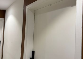 استديو بسرير ماستر وجلسة جانبية