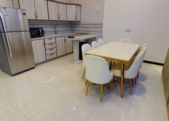 شاليه بمسبح وألعاب مائية