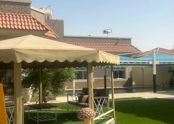 شاليه واسع بمسبح كبير 