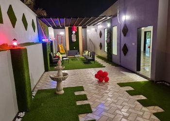 شاليه بجلسة خارجية وألعاب أطفال 